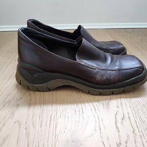 Women's Aldo brown loafer shoes size 7 early 2000s
